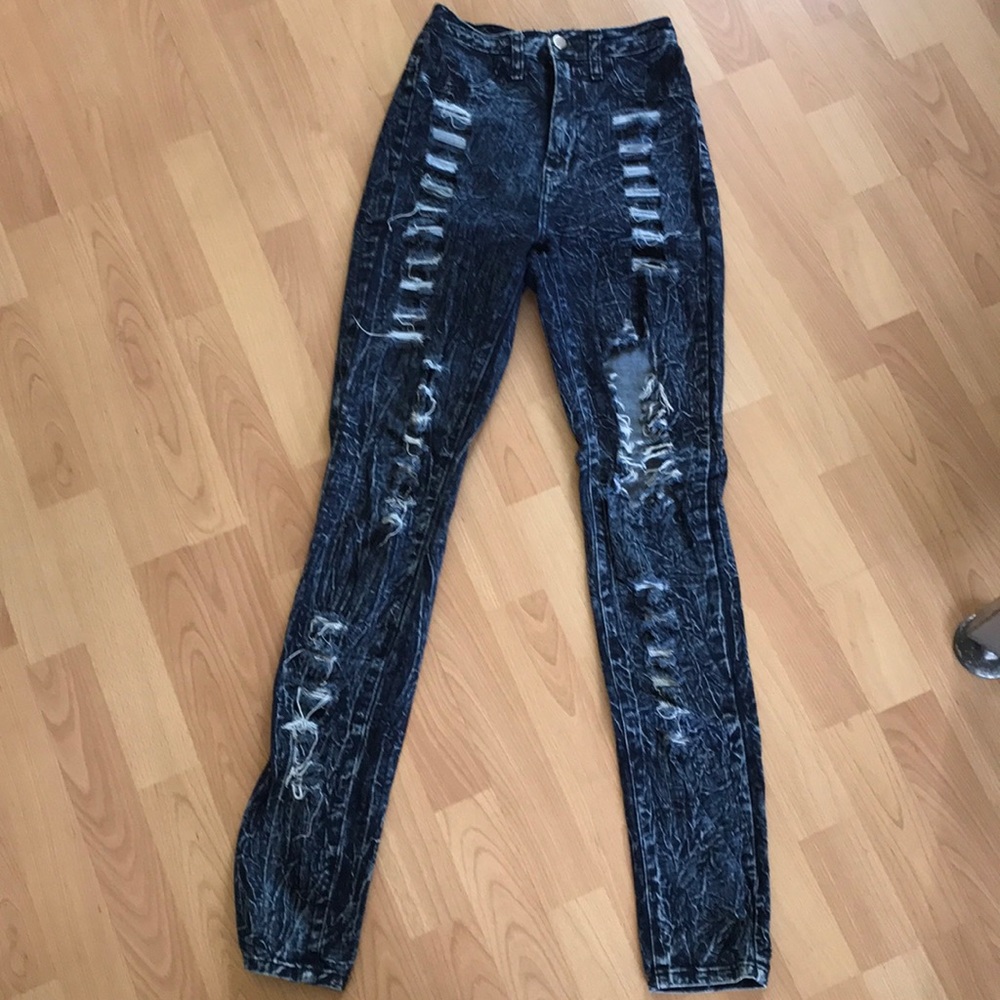 High waisted ripped skinny jeans